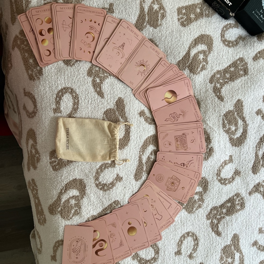 Luna Soleil Tarot Deck